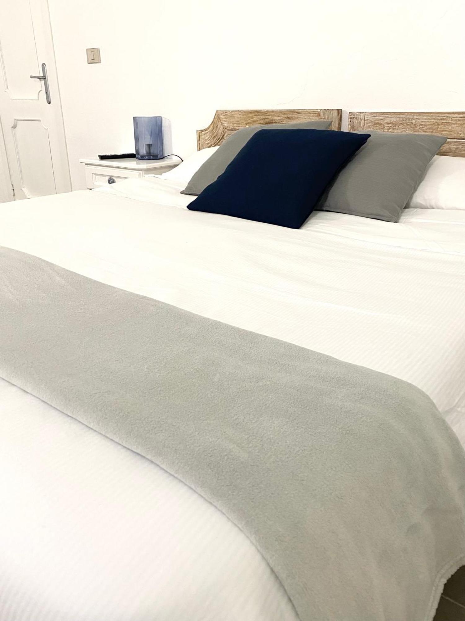 Cala Reale Rooms Marinella 마리넬라 외부 사진