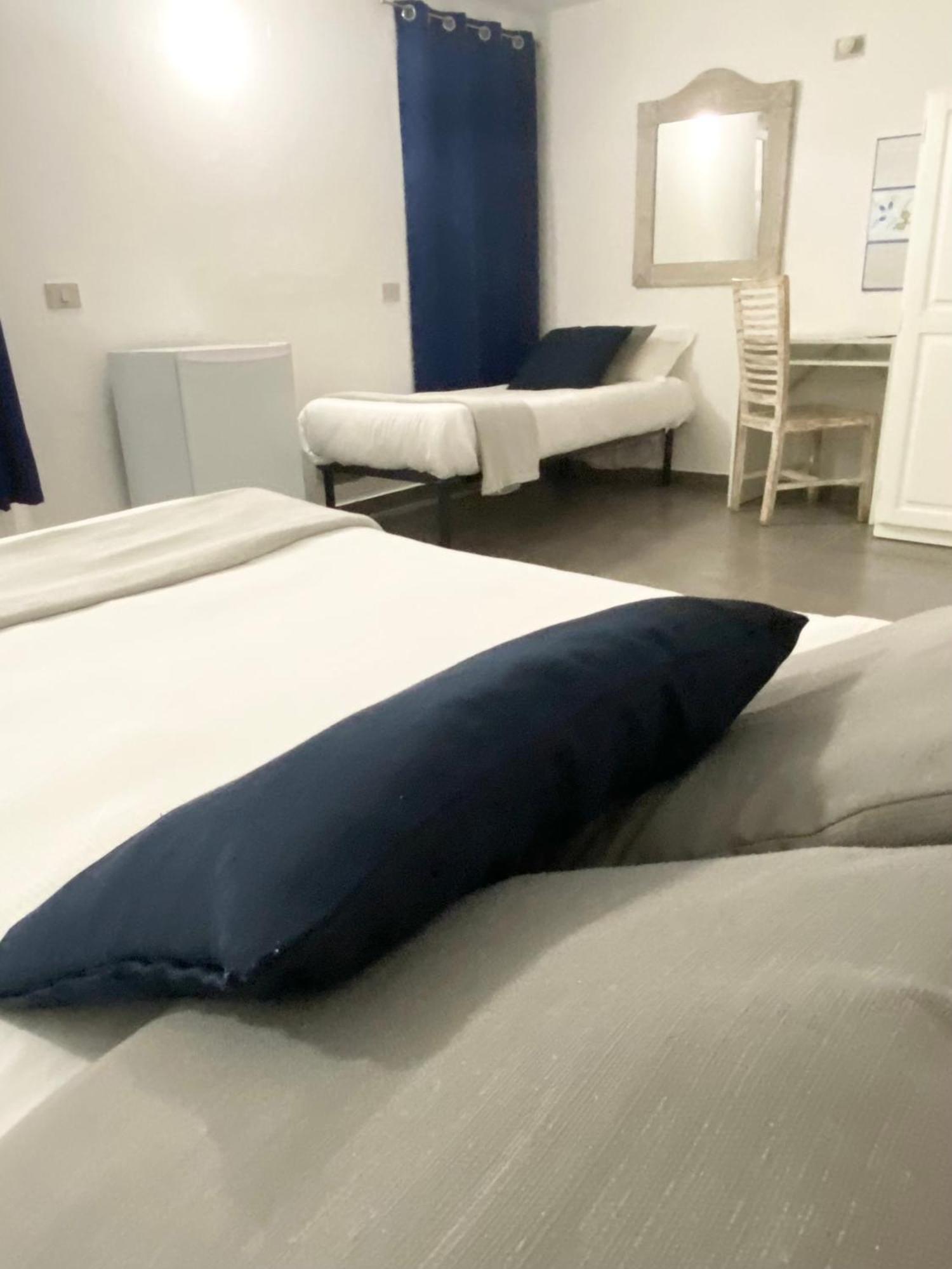Cala Reale Rooms Marinella 마리넬라 외부 사진