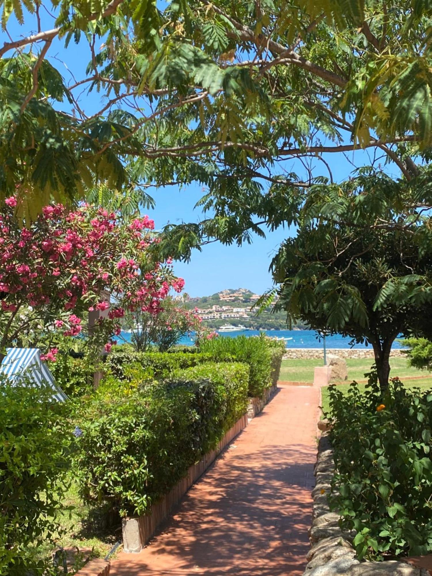 Cala Reale Rooms Marinella 마리넬라 외부 사진